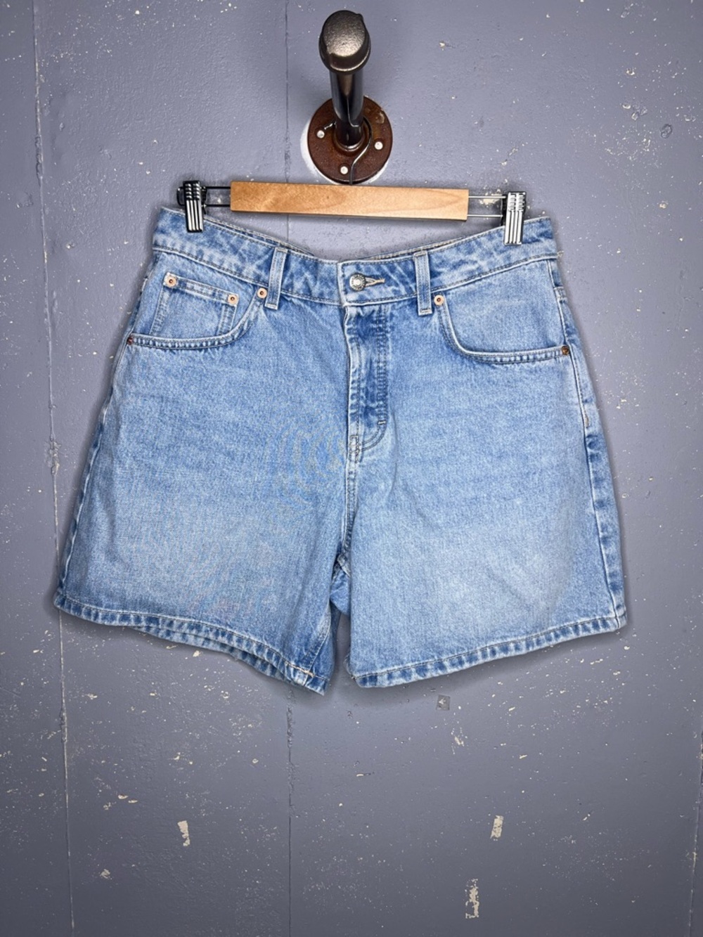Size 12 Topshop Denim Shorts NWOT - Picture 2 of 6